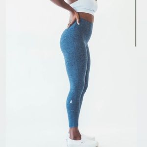 Ptula bare legging - brand new